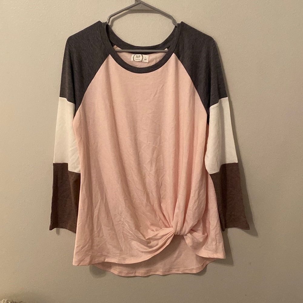 24/7 by Maurices Cloud Pink Combo Colorblock Knot Hem Baseball Tee [Size: L]